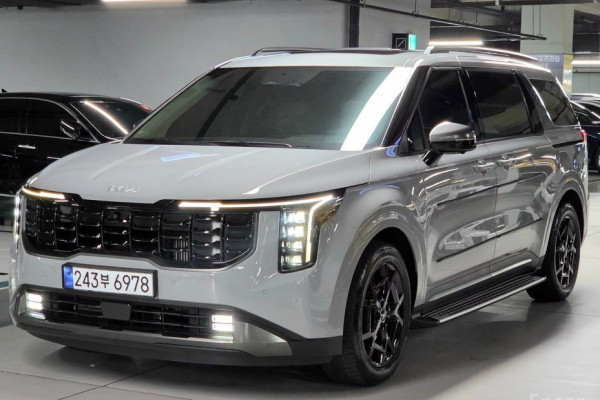 2025 Kia Carnival с пробегом 27 300 км