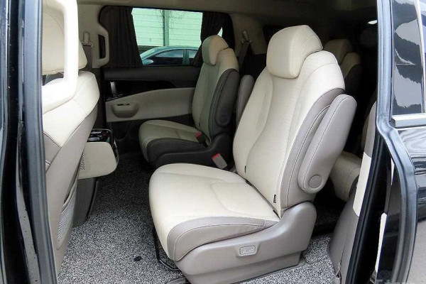 2024 Kia Carnival с пробегом 42 872 км