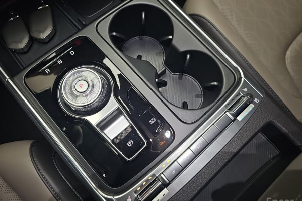 2025 Kia Carnival с пробегом 16 125 км