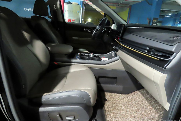 2025 Kia Carnival с пробегом 16 800 км