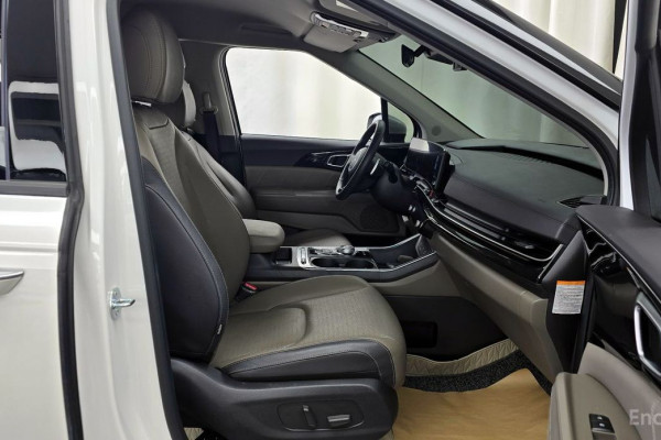 2024 Kia Carnival с пробегом 25 627 км