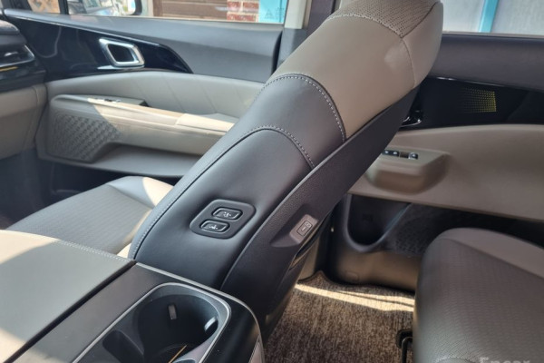 2025 Kia Carnival с пробегом 16 800 км