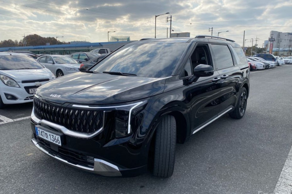 2024 Kia Carnival с пробегом 31 443 км
