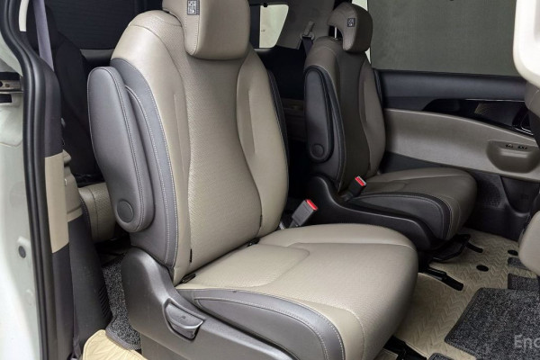 2024 Kia Carnival с пробегом 25 627 км