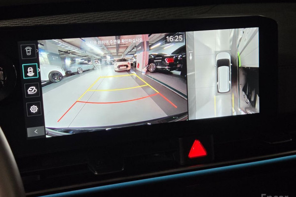 2025 Kia Carnival с пробегом 15 600 км