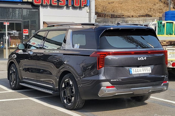 2024 Kia Carnival с пробегом 18 279 км