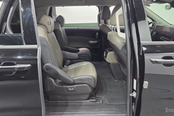 2024 Kia Carnival с пробегом 57 802 км