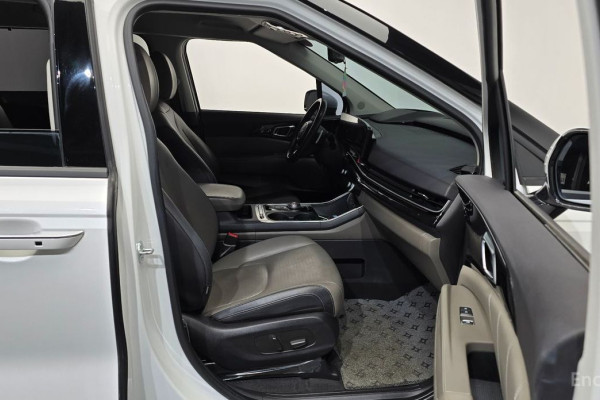 2024 Kia Carnival с пробегом 44 870 км