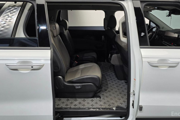 2024 Kia Carnival с пробегом 44 870 км