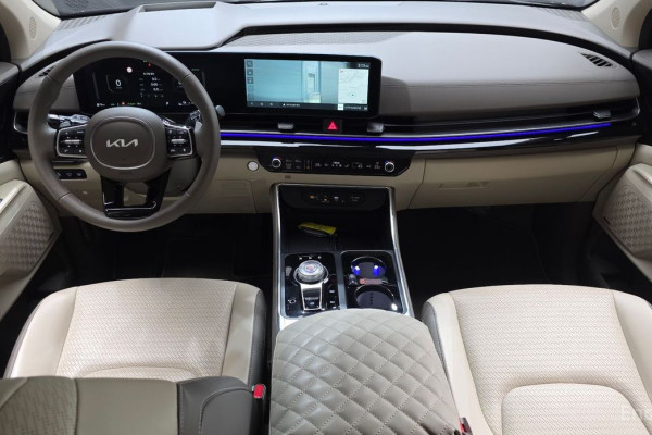 2024 Kia Carnival с пробегом 23 147 км