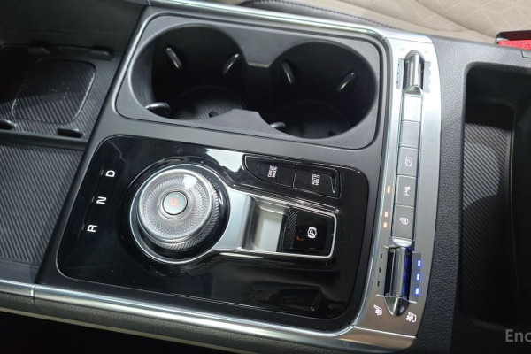 2024 Kia Carnival с пробегом 28 888 км