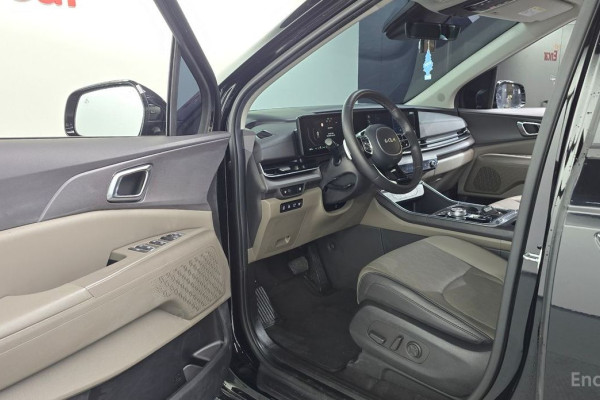 2024 Kia Carnival с пробегом 28 888 км