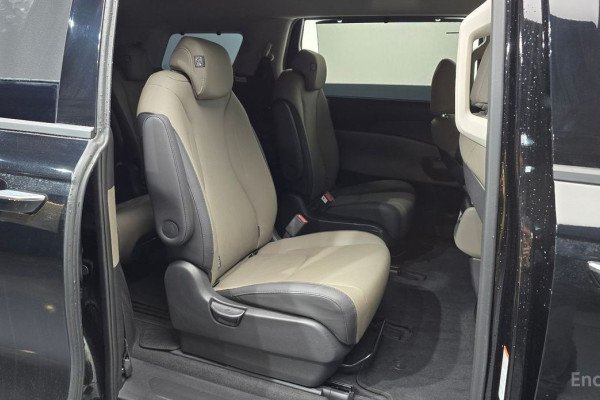 2024 Kia Carnival с пробегом 28 888 км