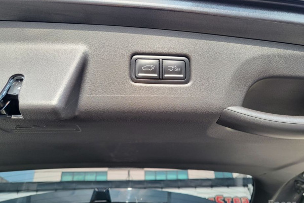 2024 Kia Carnival с пробегом 18 279 км