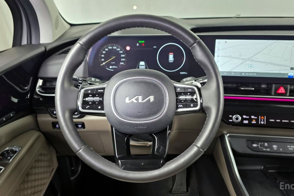 2024 Kia Carnival с пробегом 12 977 км