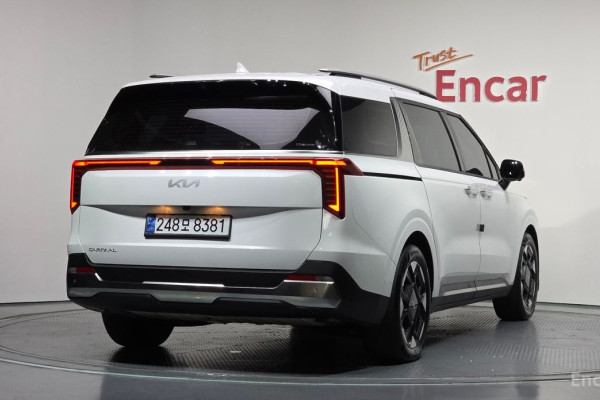 2023 Kia Carnival с пробегом 67 881 км
