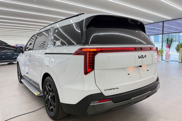 2026 Kia Carnival с пробегом 26 км