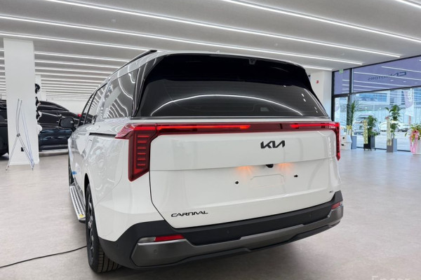 2026 Kia Carnival с пробегом 26 км