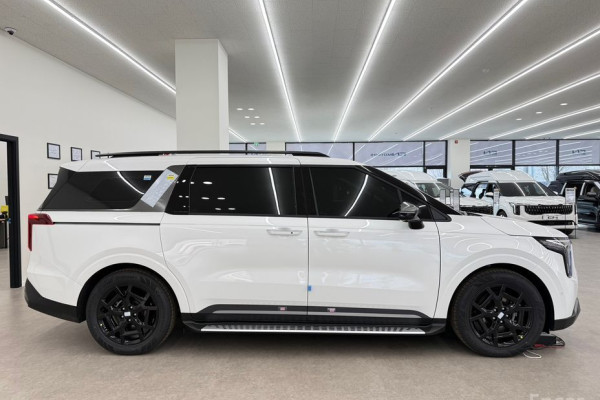 2026 Kia Carnival с пробегом 26 км