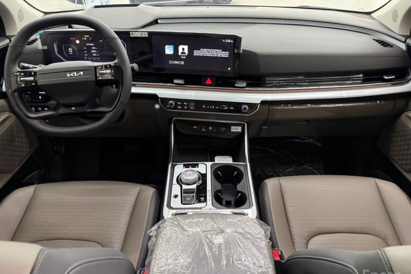 2026 Kia Carnival с пробегом 26 км