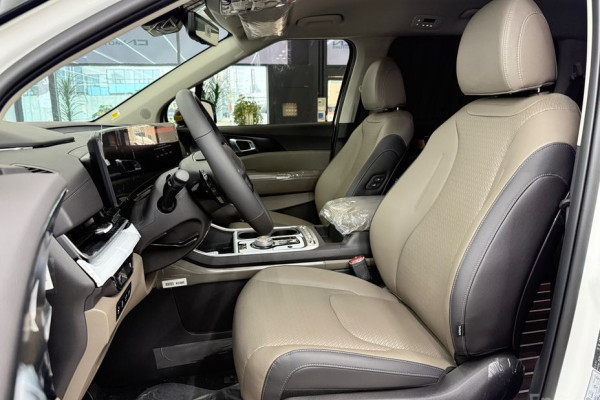 2026 Kia Carnival с пробегом 26 км