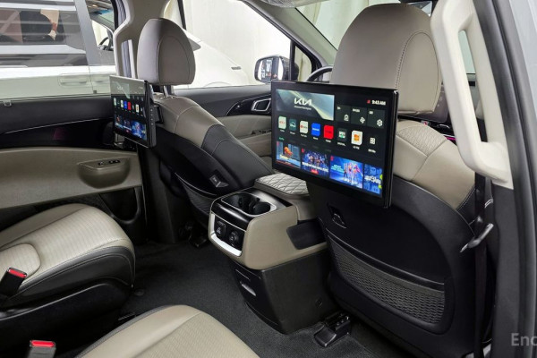 2024 Kia Carnival с пробегом 12 977 км