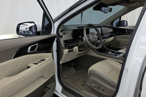 2023 Kia Carnival с пробегом 67 881 км