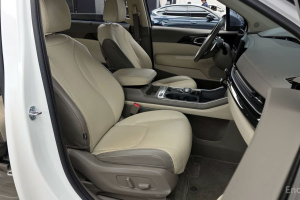 2023 Kia Carnival с пробегом 67 881 км