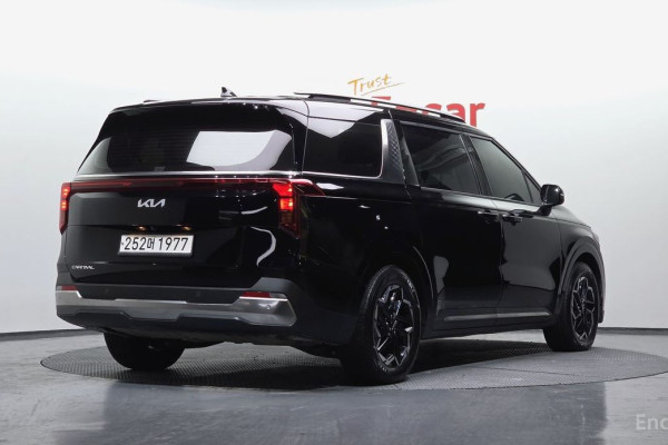 2023 Kia Carnival с пробегом 30 465 км