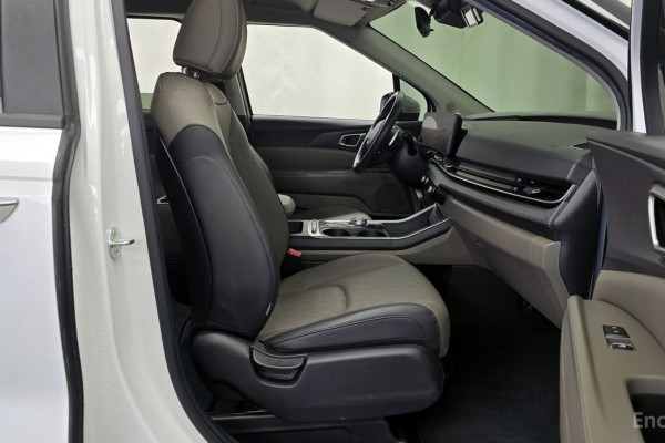 2024 Kia Carnival с пробегом 49 066 км