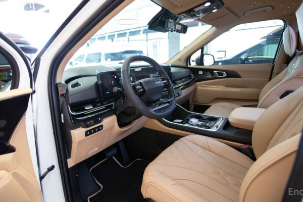 2026 Kia Carnival с пробегом 14 км