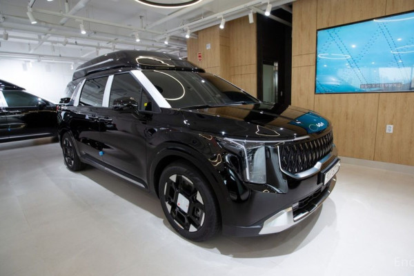 2025 Kia Carnival с пробегом 13 км