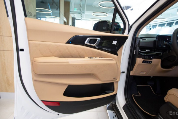 2026 Kia Carnival с пробегом 14 км