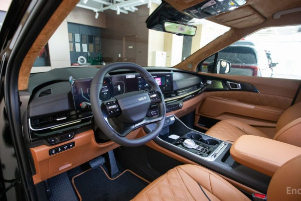 2025 Kia Carnival с пробегом 13 км