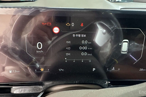 2025 Kia Carnival с пробегом 28 км