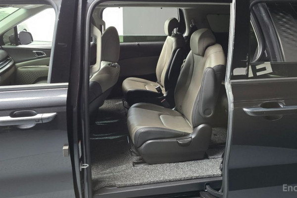 2024 Kia Carnival с пробегом 28 324 км