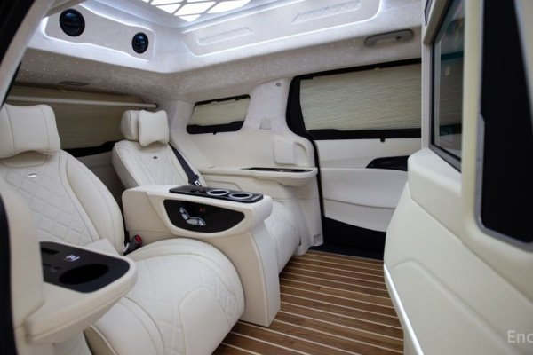 2025 Kia Carnival с пробегом 7 км