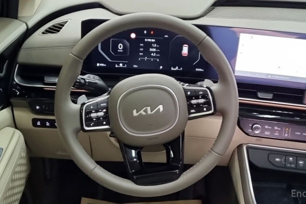 2024 Kia Carnival с пробегом 3 321 км