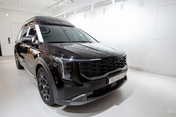 2025 Kia Carnival с пробегом 7 км