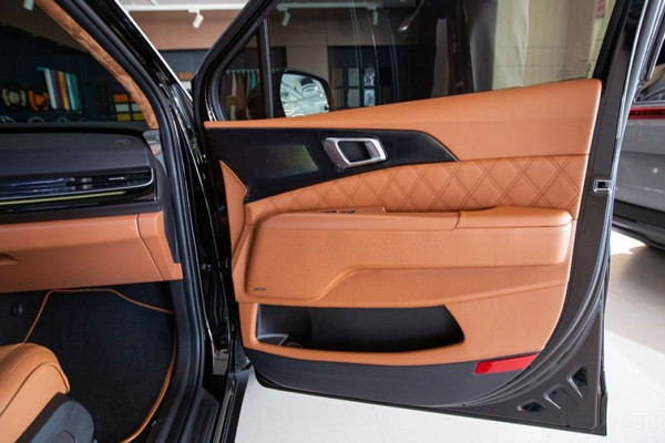 2025 Kia Carnival с пробегом 13 км