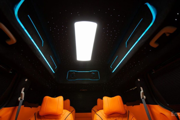 2025 Kia Carnival с пробегом 28 км