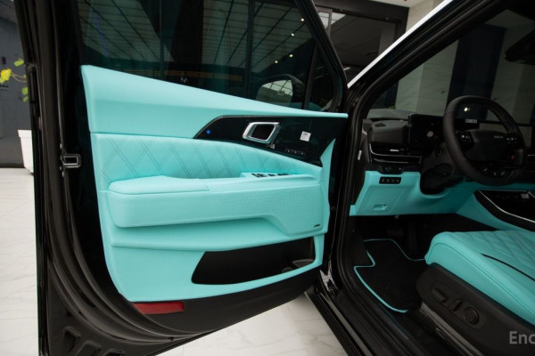 2025 Kia Carnival с пробегом 15 км