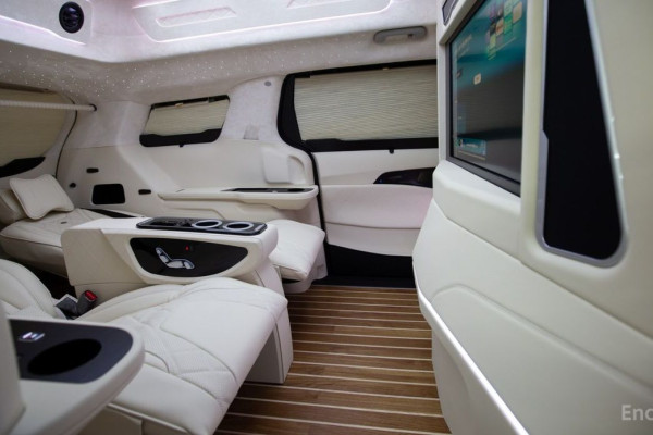 2025 Kia Carnival с пробегом 7 км