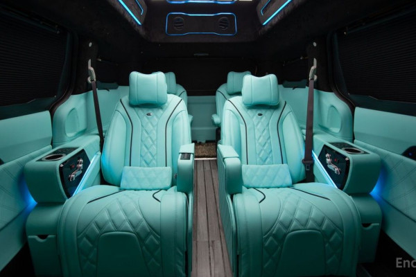 2025 Kia Carnival с пробегом 15 км