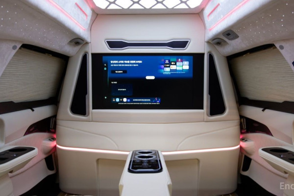 2025 Kia Carnival с пробегом 7 км