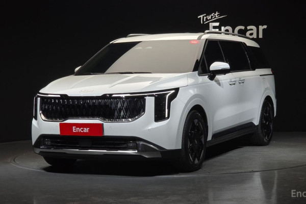 2025 Kia Carnival с пробегом 7 425 км