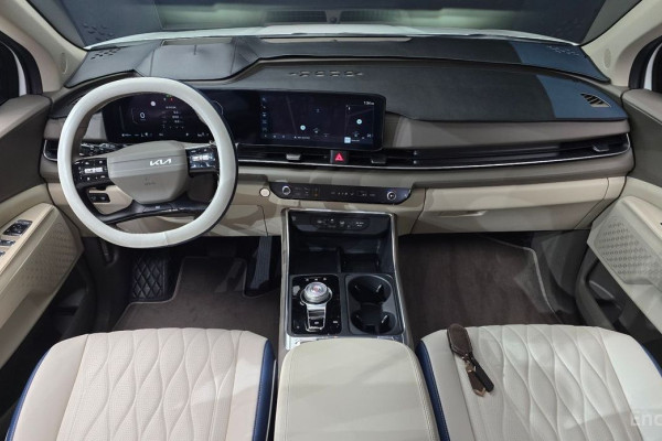 2025 Kia Carnival с пробегом 7 425 км