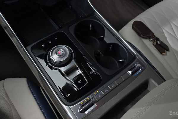 2025 Kia Carnival с пробегом 7 425 км