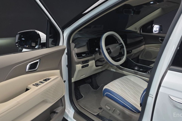 2025 Kia Carnival с пробегом 7 425 км