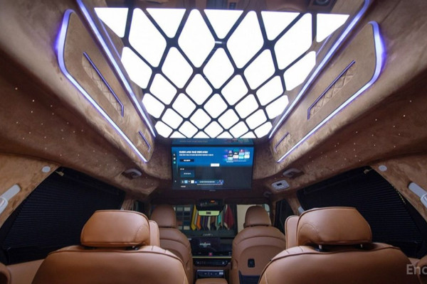 2025 Kia Carnival с пробегом 13 км